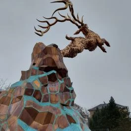 Csodaszarvas-szobor, Budapest - Külső kép