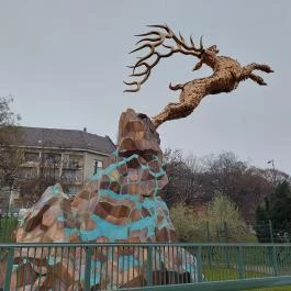 Csodaszarvas-szobor, Budapest - Külső kép