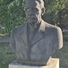 Csonka János mellszobra Budapest - Külső kép