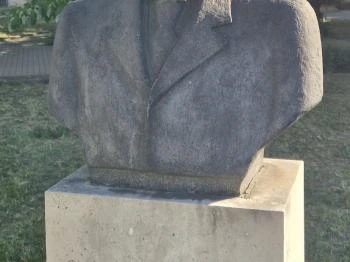 Csonka János mellszobra Budapest