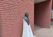 Csukás István mellszobra Balatonszárszó