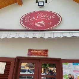 Csuta Cukrászda Csákvár - Külső kép