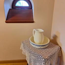 Czóbel-kúria Anarcs - Egyéb