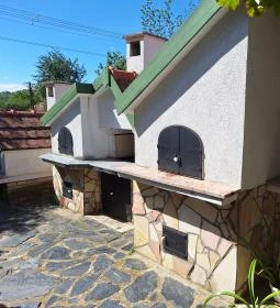 Dél-Balatoni Kemencés Udvar