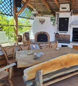 Dél-Balatoni Kemencés Udvar