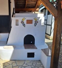 Dél-Balatoni Kemencés Udvar