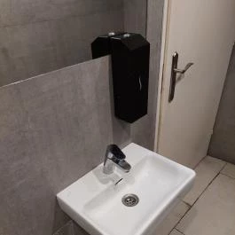 Delhi6, Budapest - Mosdó