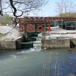 Denkpál-Hallépcső, Dunasziget - Külső kép