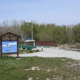 Denkpál-Hallépcső, Dunasziget - Külső kép