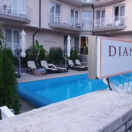 Diana Hotel Siófok - Medence/kert