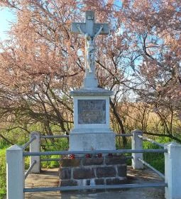 Dinnyési kilátó & Sarvajc-kereszt