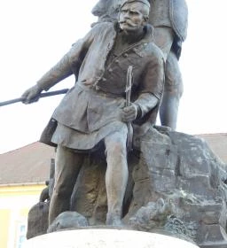 Dobó István-szoborcsoport