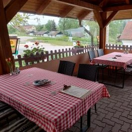 Doki Grill Terasz, Tök - Belső