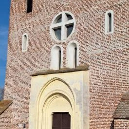 Dombiföldi Szent Jakab apostol templom, Mórichida - Külső kép