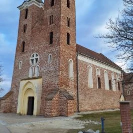 Dombiföldi Szent Jakab apostol templom, Mórichida - Külső kép