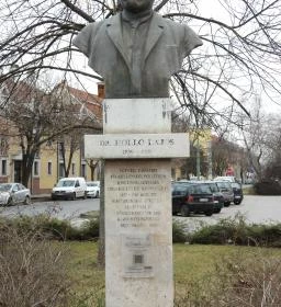 Dr. Holló Lajos szobra