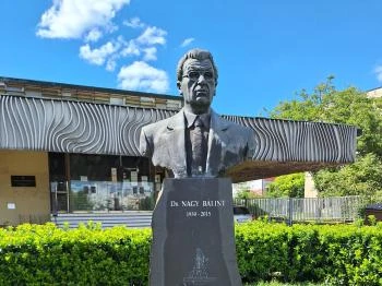 Dr. Nagy Bálint mellszobra Budapest