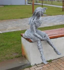 Drótszobros szelfipont