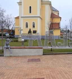 Drótszobros szelfipont