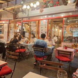 Drum Cafe Langosh & Gulash Bar Budapest - Belső