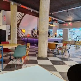 Dugattyús Budapest - Belső