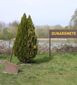 Dunaremetei hajózás emlékére