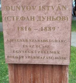 Dunyov István szobor