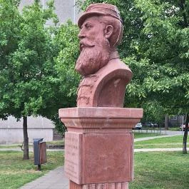 Dunyov István szobor Budapest - Egyéb