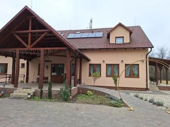 Ébredj a tanyán Zsindelyes Érpatak