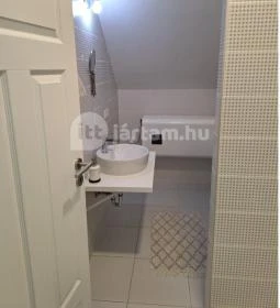 Ébredj a tanyán Zsindelyes