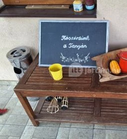 Ébredj a tanyán Zsindelyes