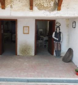 Sáfrány Kert és Egerszalóki Barlanglakások