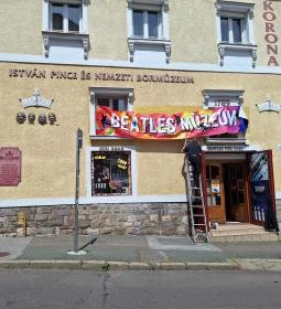 Egri Road Beatles Múzeum