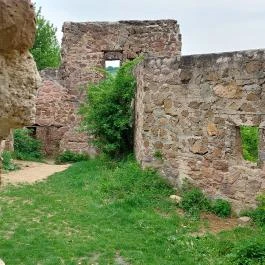 Egri Vár másolata Pilisborosjenő - Külső kép