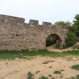 Egri Vár másolata Pilisborosjenő - Külső kép