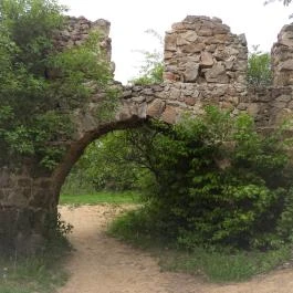 Egri Vár másolata Pilisborosjenő - Külső kép