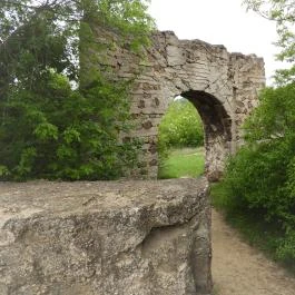 Egri Vár másolata Pilisborosjenő - Külső kép