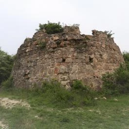 Egri Vár másolata Pilisborosjenő - Külső kép