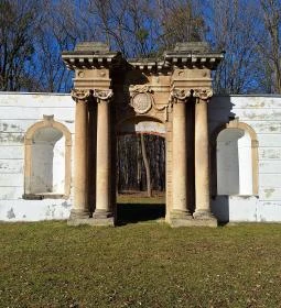 egykori Esterházy-kastély romjai