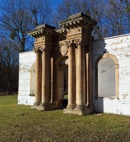 egykori Esterházy-kastély romjai