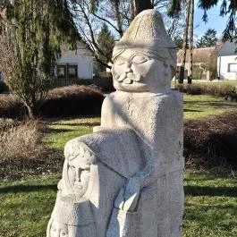 Eleink Csempeszkopács - Külső kép