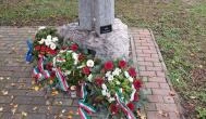 Elhurcoltak emlékműve Villány - Külső kép
