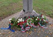 Elhurcoltak emlékműve Villány