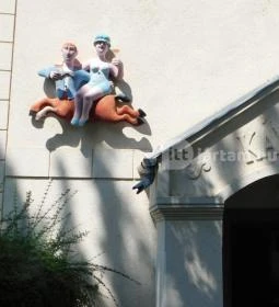 Első Magyar Látványtár