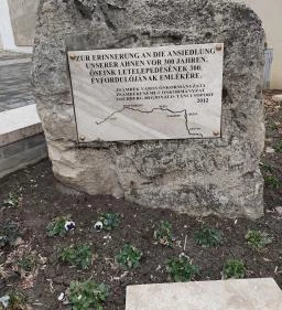 Elüldözöttek Emléke