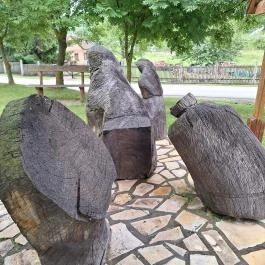 Az elveszett hazáért! Városlőd - Külső kép