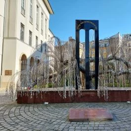Emanuel Emlékmű Budapest - Külső kép