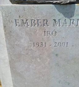 Ember Mária-mellszobor