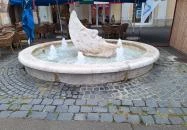 Emberarcú Hold szökőkút Gyöngyös