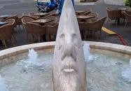 Emberarcú Hold szökőkút Gyöngyös